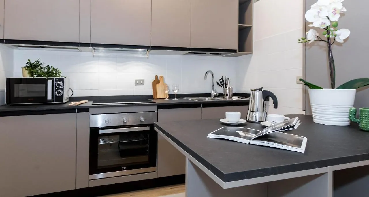 Altido Austere Elegance Apartment Milan