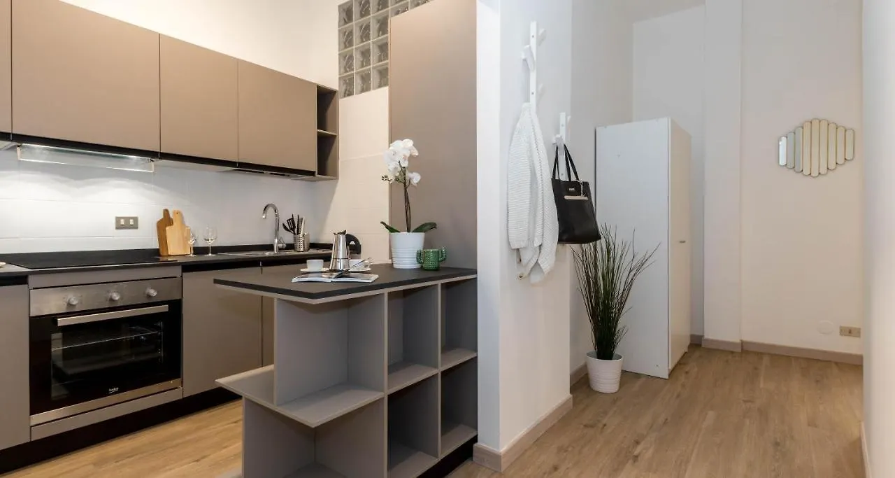Altido Austere Elegance Apartment Milan