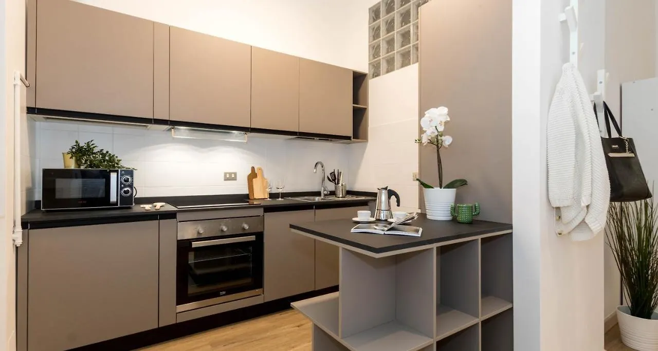 Altido Austere Elegance Apartment Milan