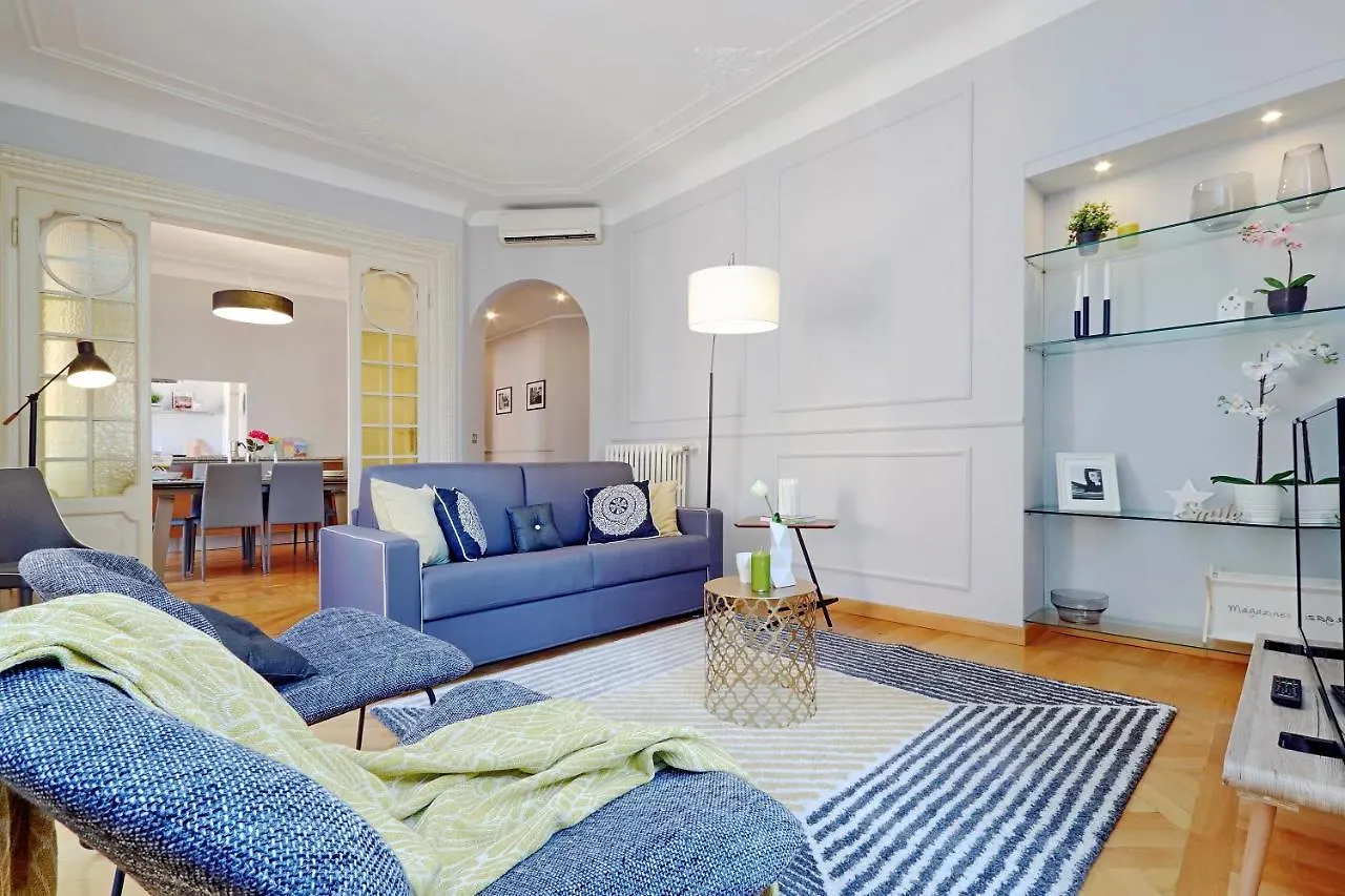 Altido Austere Elegance Apartment Milan