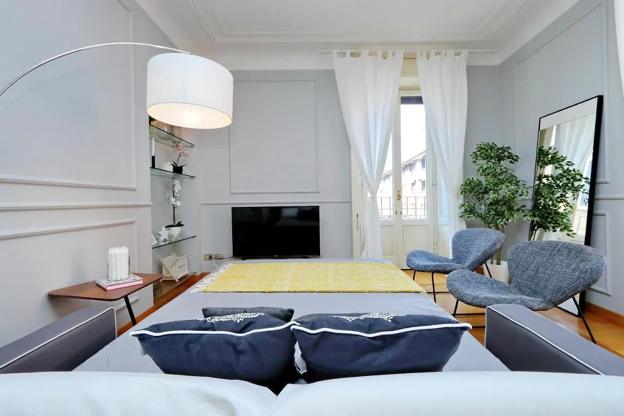 Altido Austere Elegance Apartment Milan
