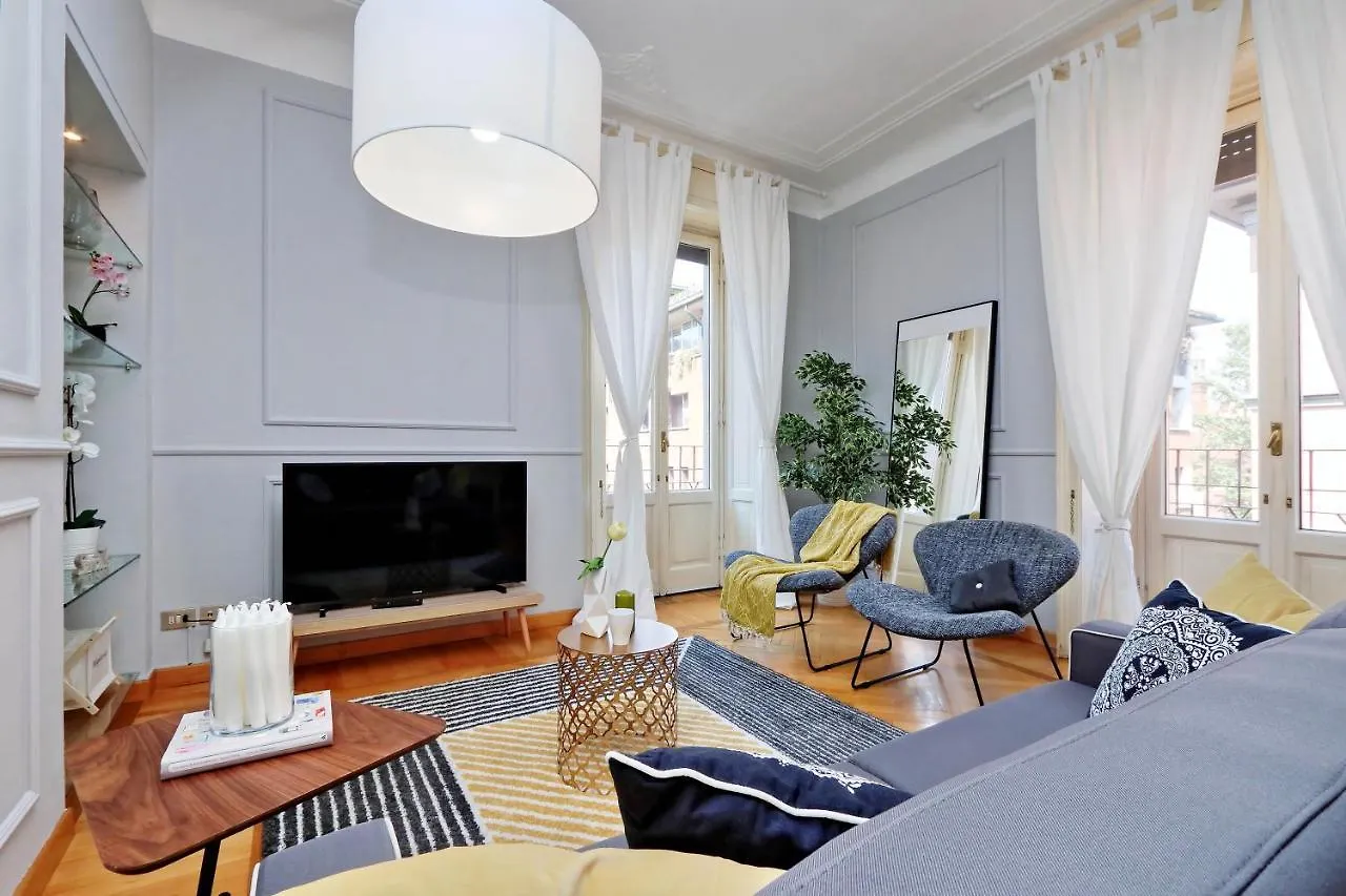 Altido Austere Elegance Apartment Milan