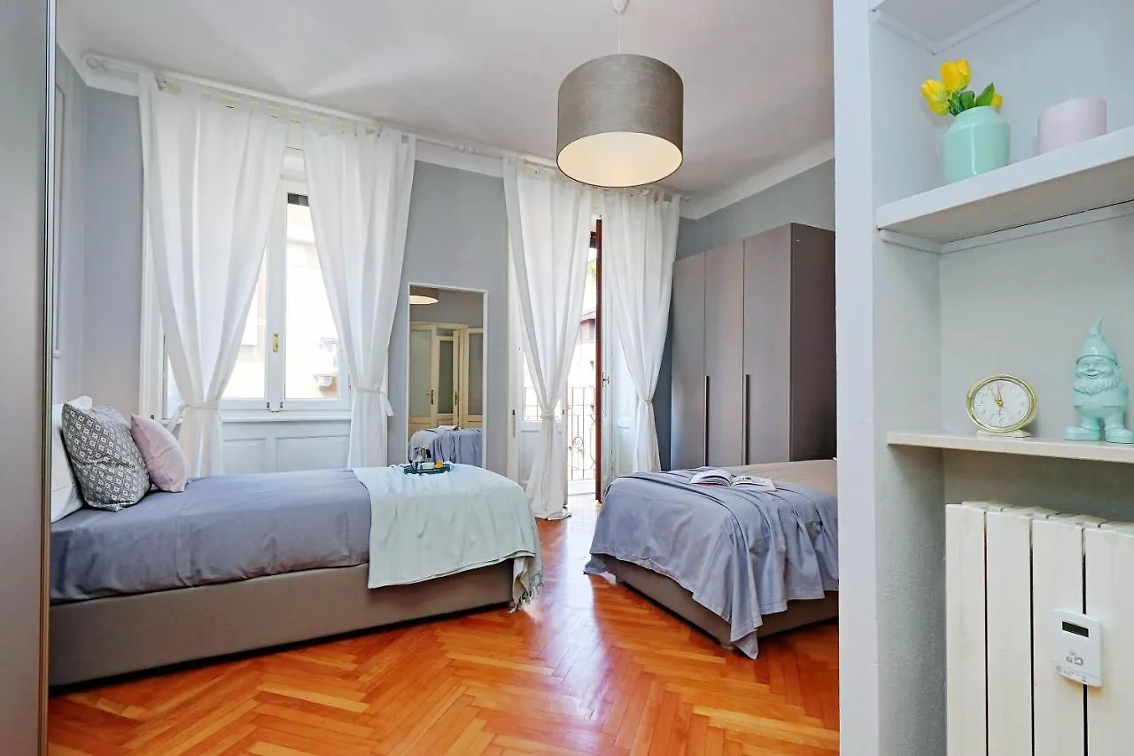 Altido Austere Elegance Apartment Milan