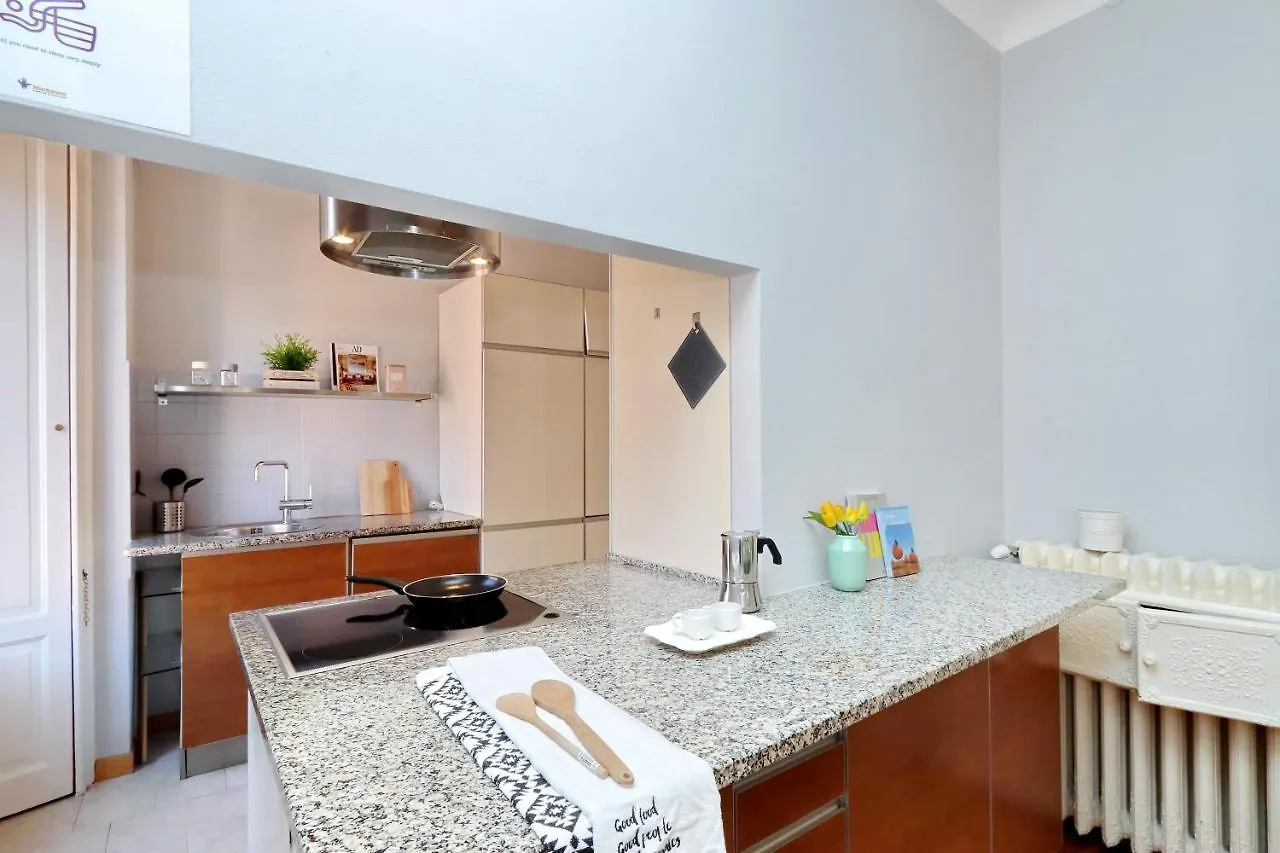 Altido Austere Elegance Apartment Milan