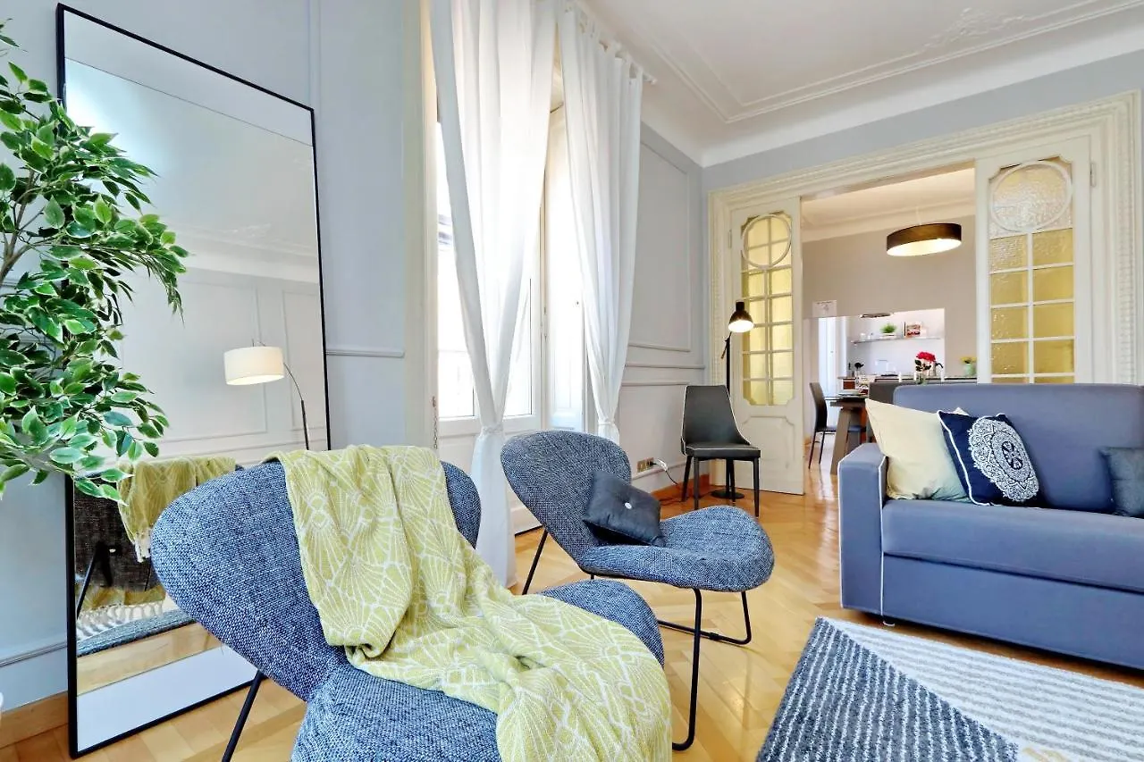 Altido Austere Elegance Apartment Milan