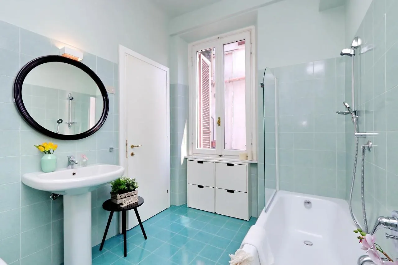 Altido Austere Elegance Apartment Milan