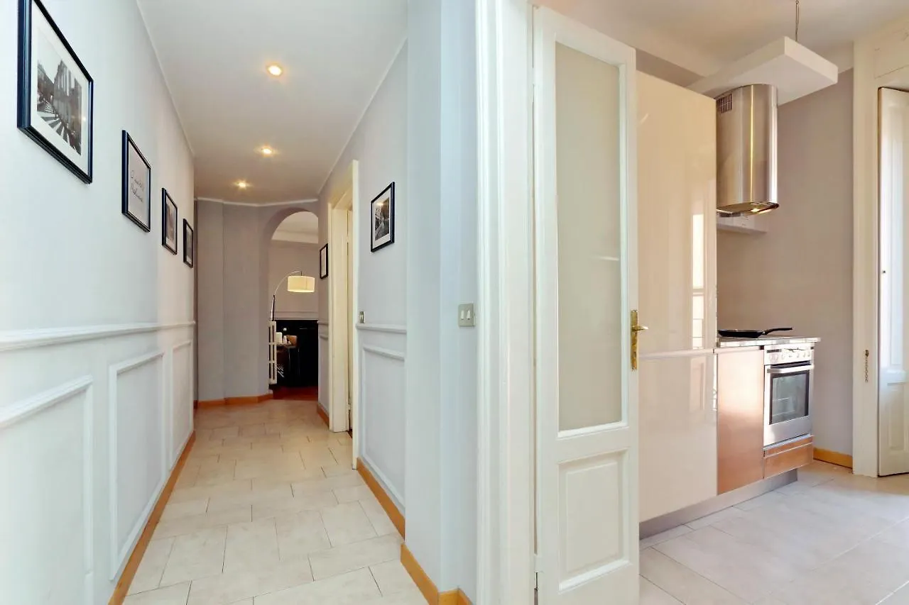 Altido Austere Elegance Apartment Milan