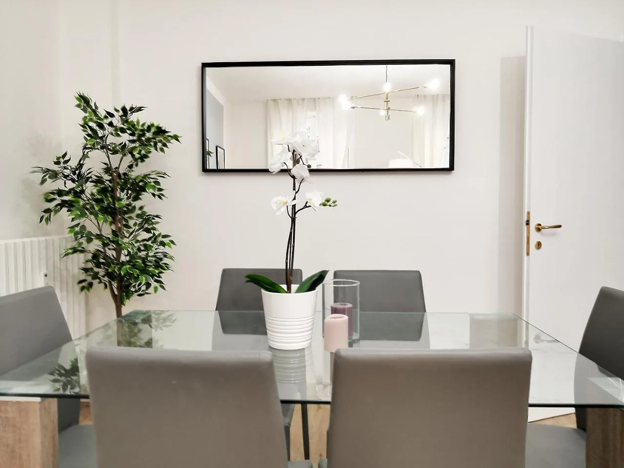 Altido Austere Elegance Apartment Milan