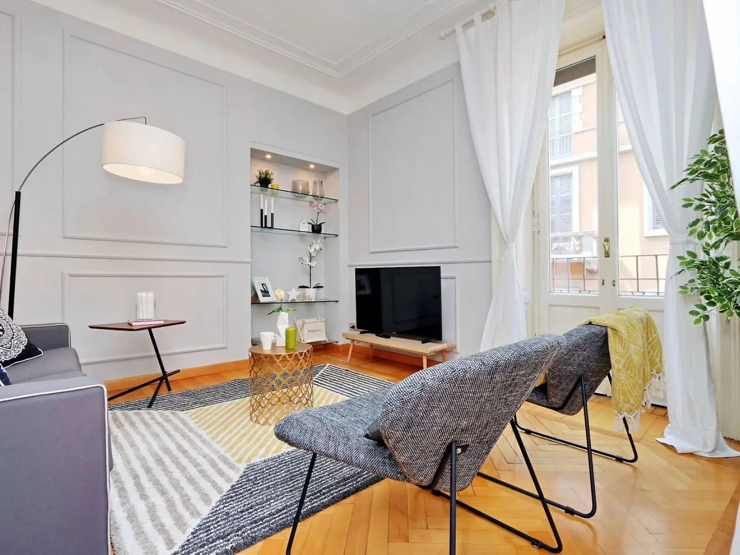 Altido Austere Elegance Apartment Milan